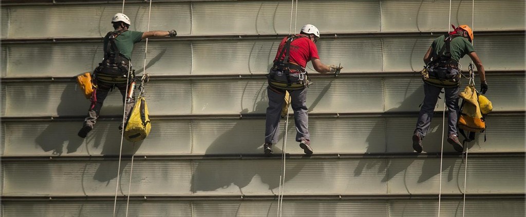 Por qué elegir trabajos verticales frente a andamios